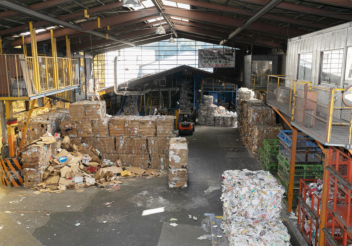 資源リサイクルを確実かつ迅速に行う、充実した回収機材・設備